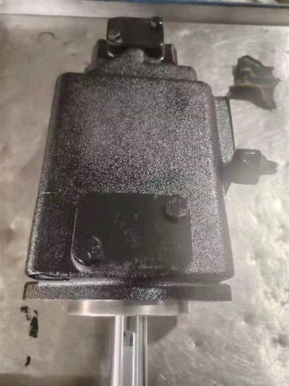 Parker Denison T6EE-062-052-2L14-A13-M0 T6CC-022-017-3L03-C10M Hydraulické piestové čerpadlo T6E0721R01A1 T6ED062-042-1L 00B1J224